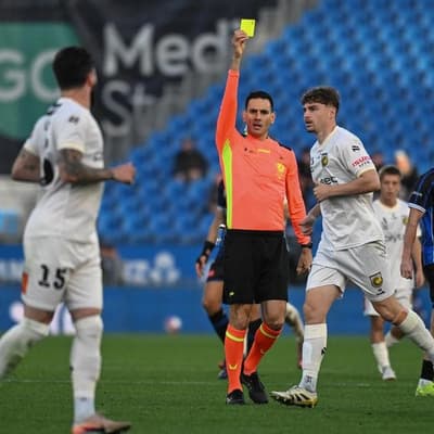 Referees strike over as Football Australia reaches deal