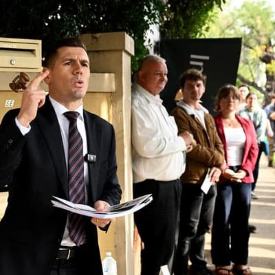 Auctions flop as home buyers digest rising rates