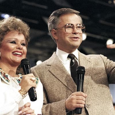 Jim Bakker, TV preacher felled by scandals, dies at 86