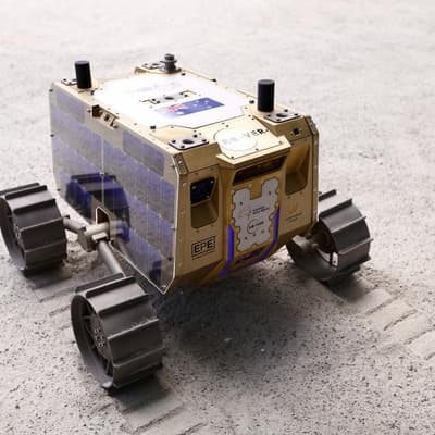 Moonshot: lunar rover gets ready for launch