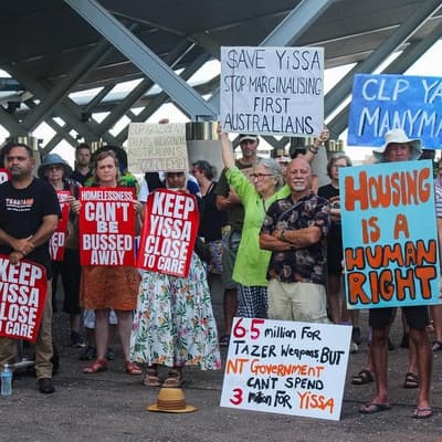 'Heartless' homeless shelter closure condemned