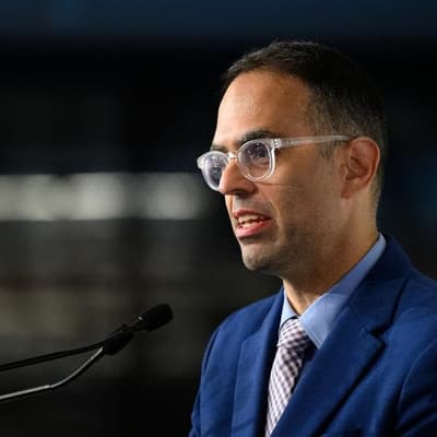 Labor announces election pledge to cut state debt