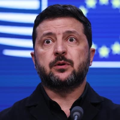 Zelenskiy backs sanctions on Russia after Trump pause