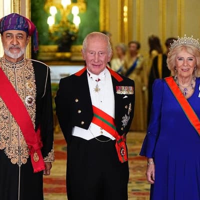 King praises William at banquet for Sultan of Oman