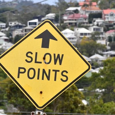 House prices plummet as Labor points to bigger picture