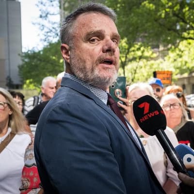 Ex-soap star must visit Jewish museum after Nazi salute