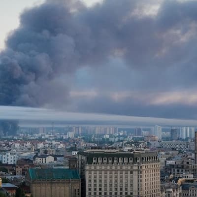 Russia bombs Kyiv despite talk of renewing negotiations