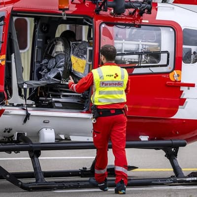 Nigeria Ebola patient, spouse arrive at Swiss hospitals