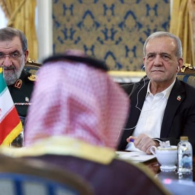 Foreign delegations push for peace in Tehran meeting