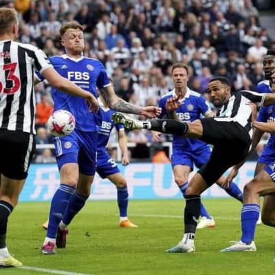 Souttar stars as struggling Leicester secure EPL point