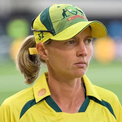 Lanning out of women's Ashes for 'medical reasons'