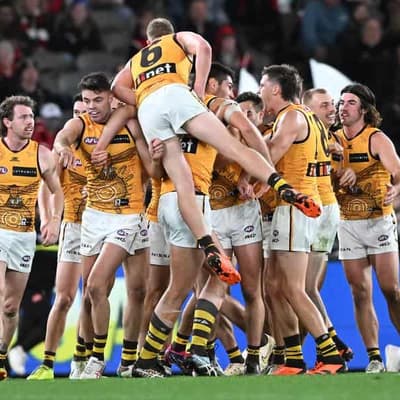 Hawks overcome inaccuracy for shock win over Saints