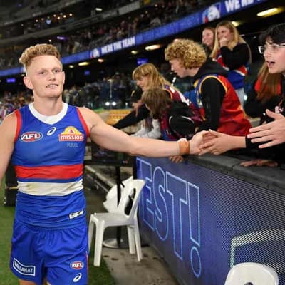 Adam Treloar eyes return for Dogs' battle with Cats