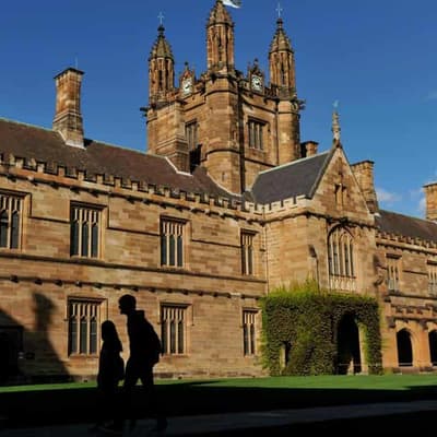 Minister rules out HECS change as student debt rises