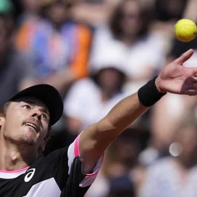 De Minaur: Paris tennis balls favour heavy hitters