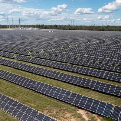 Labor pitches renewables, recovery to Qld faithful