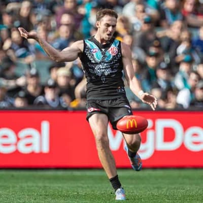 Port thrash Hawthorn to set club record AFL win streak