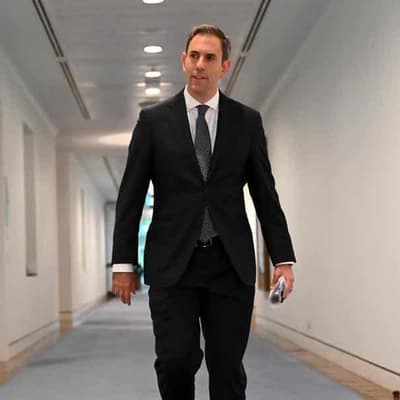 Treasurer heads to New Zealand for economic talks