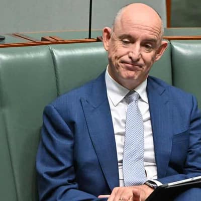 Audit finds minister's meeting breached probity rules