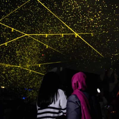 Bubble blizzard lights up Melbourne's winter festival