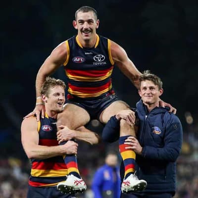 Walker kicks 10 goals as Adelaide demolish West Coast
