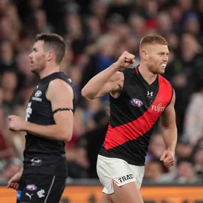 Wright kicks five on return as Bombers crush Carlton