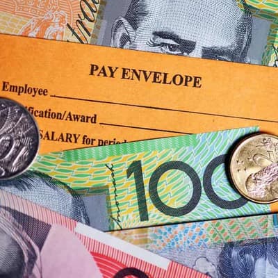 Umpire defers pay rise for federal politicians