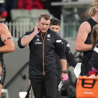 Carlton legend Walls backs under-fire Blues coach Voss