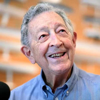 Superb yachtsman, vintner Sir James Hardy dies aged 90