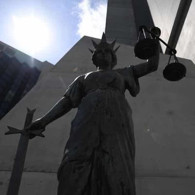 Lawyer jailed for fraudulently taking clients' money