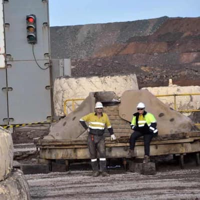 Mining members to split from construction union