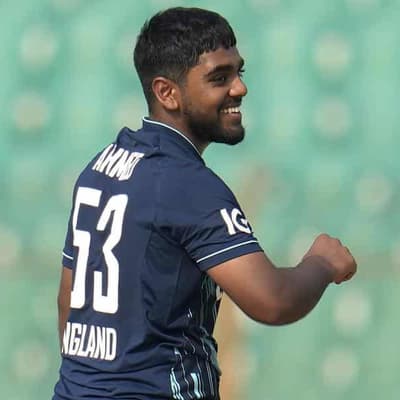 England call in teen star Rehan Ahmed as Moeen cover