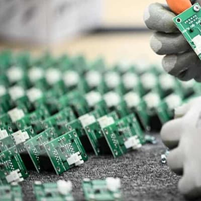 Australia urged to invest $100b in battery industry