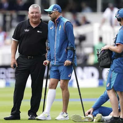 Nathan Lyon on crutches with 'significant' calf strain