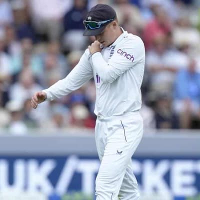 Pope ruled out of Ashes as England look for new No.3