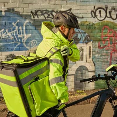 150,000 food delivery riders to get free safety gear