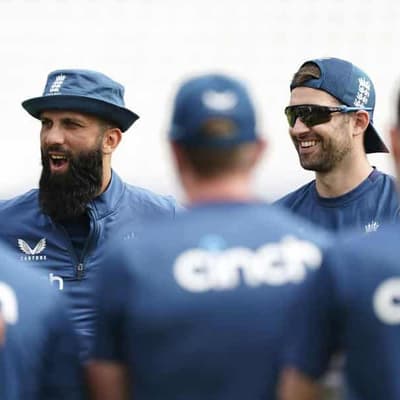 England make three changes, leave out Anderson