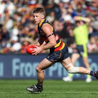 Adelaide's Sloane keen to play on, eyes finals return