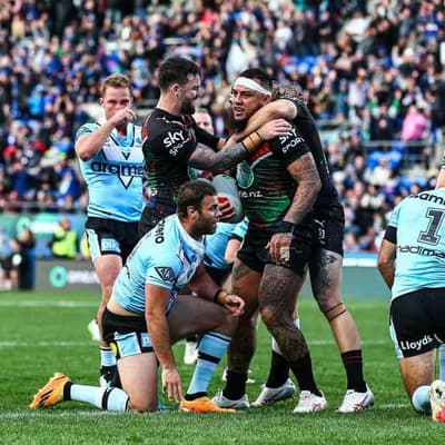 Warriors overrun Sharks, continue march up NRL ladder