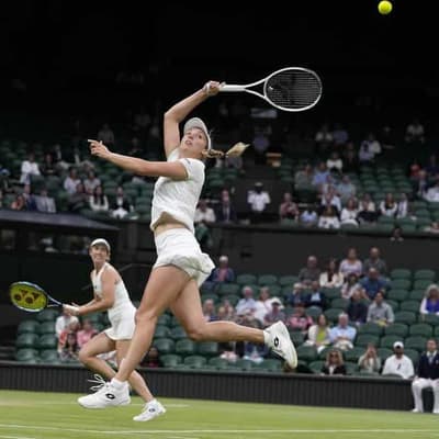 Hunter title shot gunned down in women's doubles final