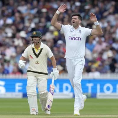 Anderson back for England at Old Trafford, Robinson out