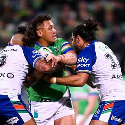 Warriors, Raiders battle for NRL top four spot
