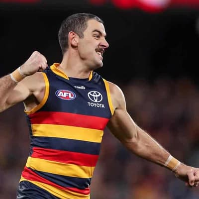 In-form Walker signs new one-year deal with Crows