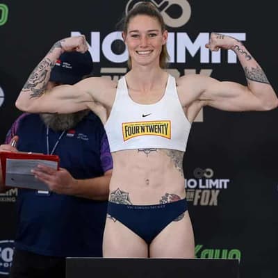 AFLW star Tayla Harris eyes world boxing title