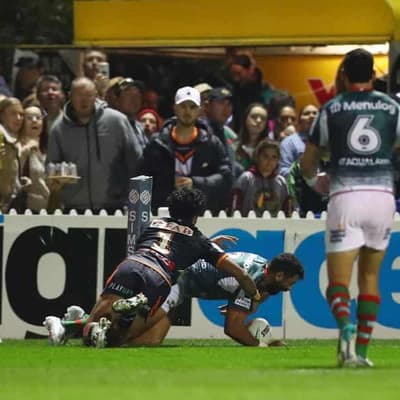Johnston hat-trick helps Rabbitohs seal crucial NRL win