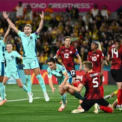 Matildas beat Canada to reach World Cup knockouts