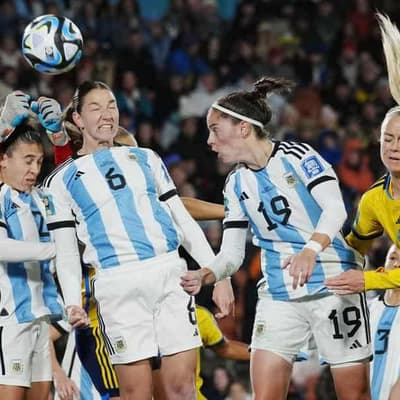 Sweden beat Argentina, lock in USA clash