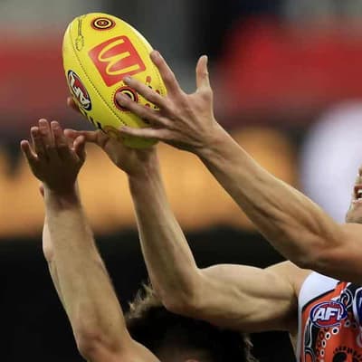 Himmelberg shuns free agency to stick with Giants