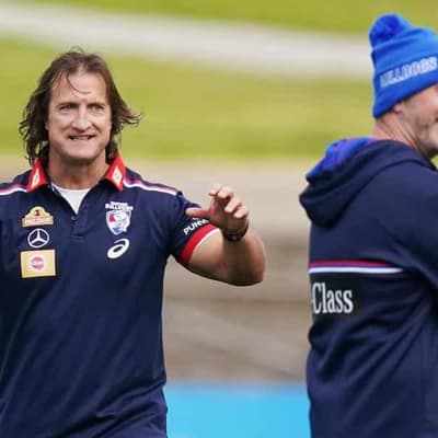 Bulldogs coach Beveridge emotional over Smith departure