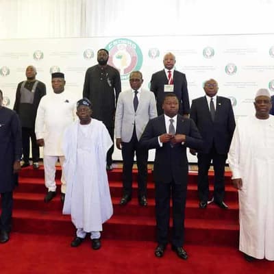 West African bloc builds military force for Niger move